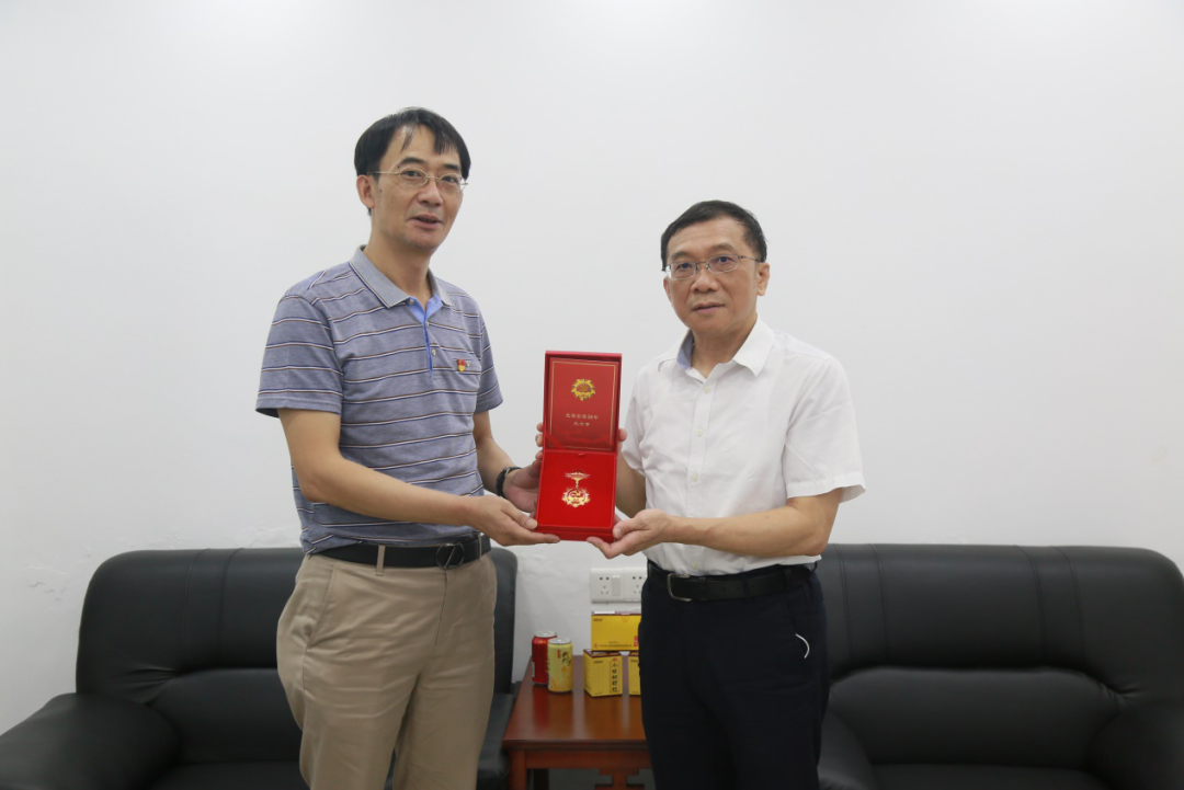 共忆党史话初心，矢志不渝跟党走 ——白云山优惠活动办理大厅公司“七一”前夕慰问离休干部刘玉珍同道