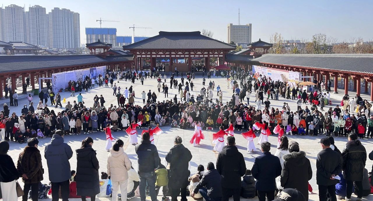 医圣桑梓的冬至温暖，白云山优惠活动办理大厅的爱心护航