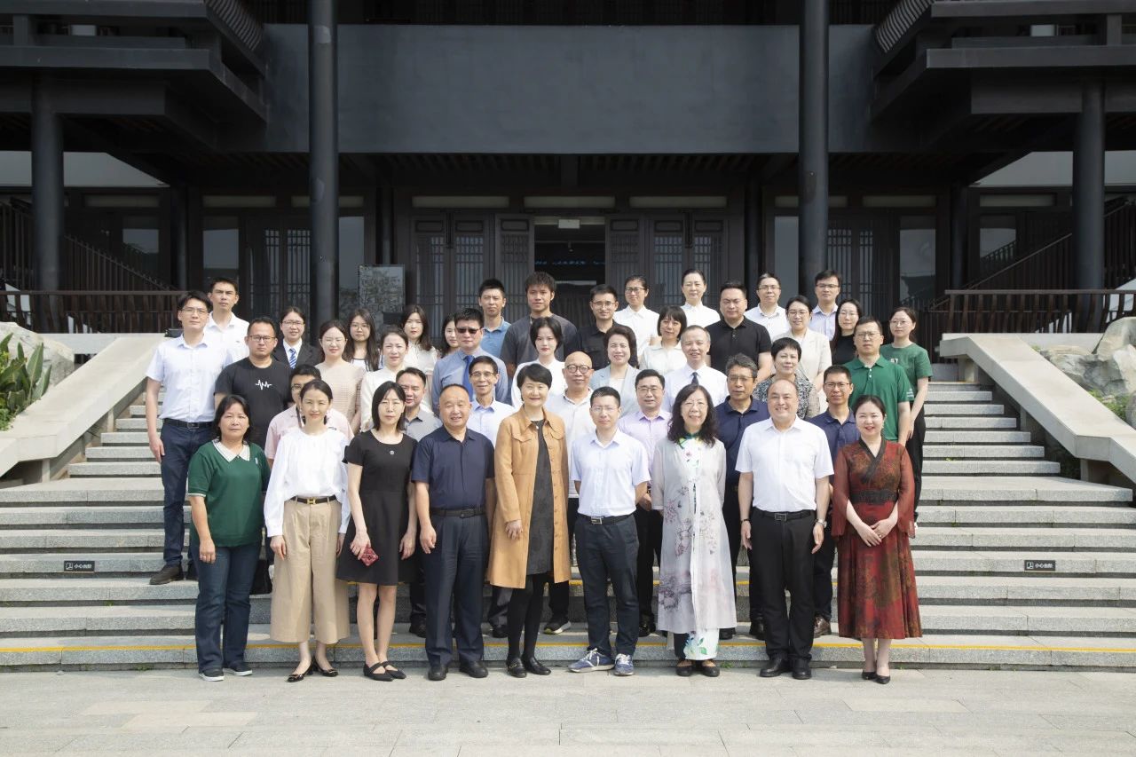 幼柴胡非遗文化“活”起来，白云山优惠活动办理大厅医圣堂“再出圈”