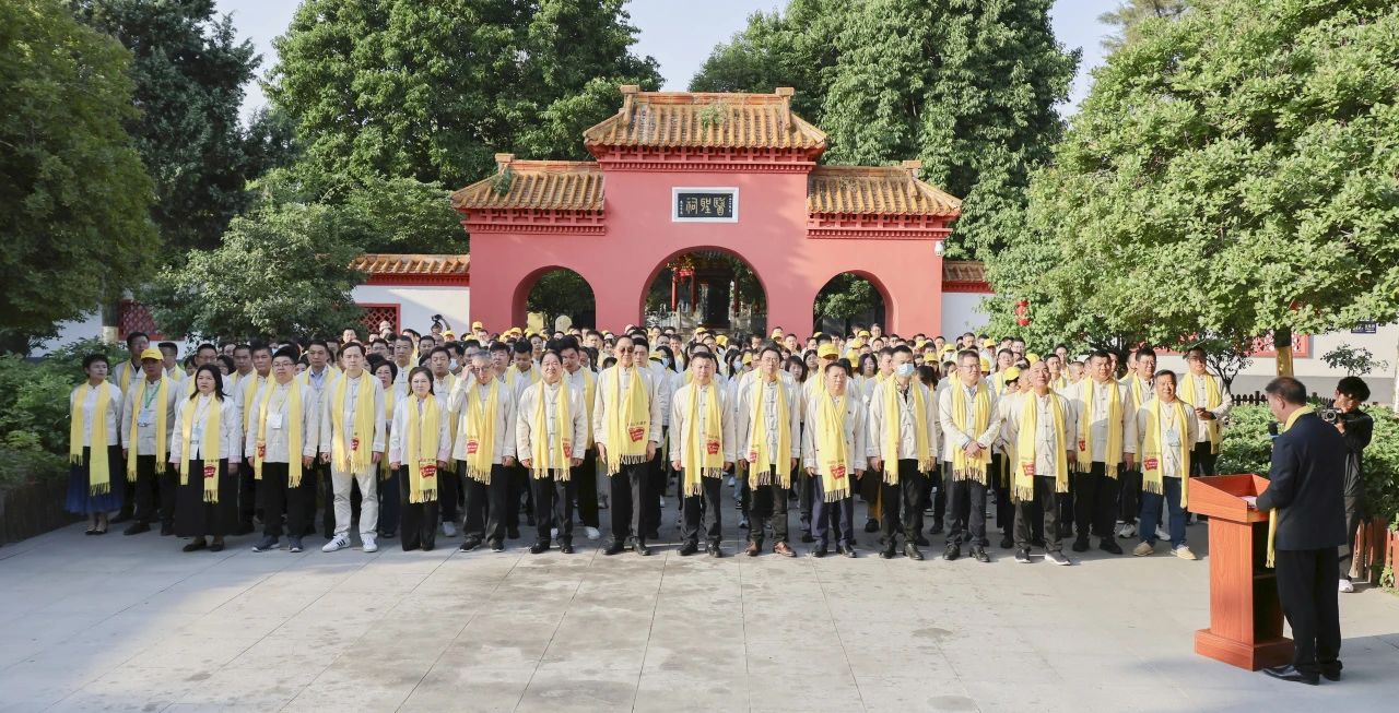 传承医圣之光 弘扬中医药文化——白云山幼柴胡在南阳进行文化寻根活动